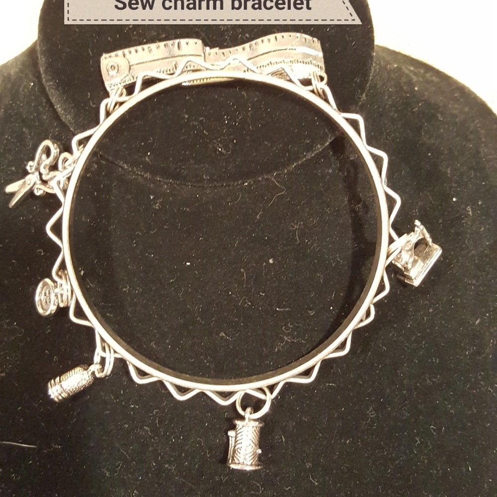 Silver tone Sewing charms bracelet